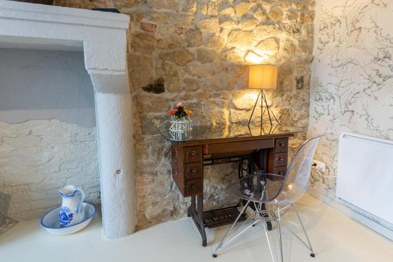 Domaine La Pomme De Pin Bed and Breakfast Louroux-de-Beaune Exteriör bild