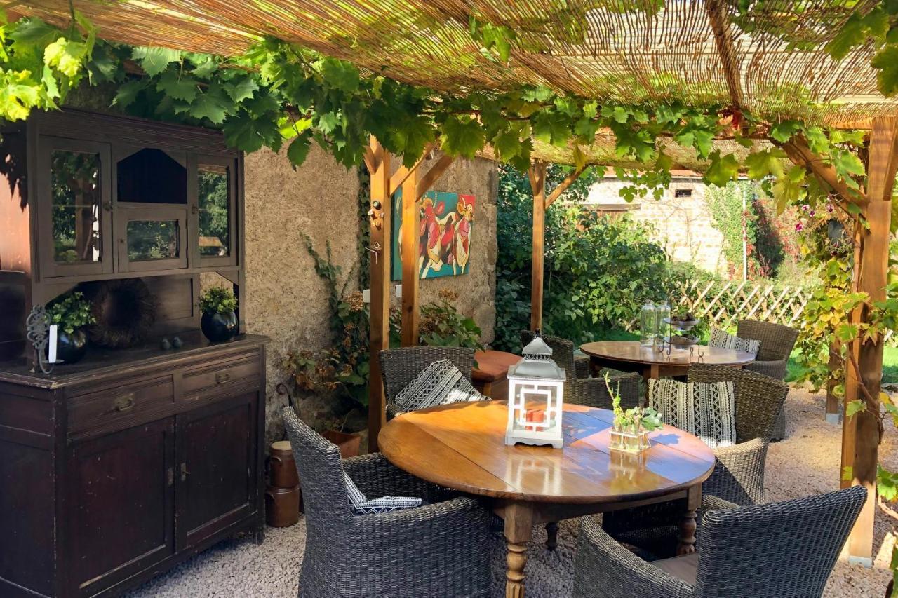 Domaine La Pomme De Pin Bed and Breakfast Louroux-de-Beaune Exteriör bild