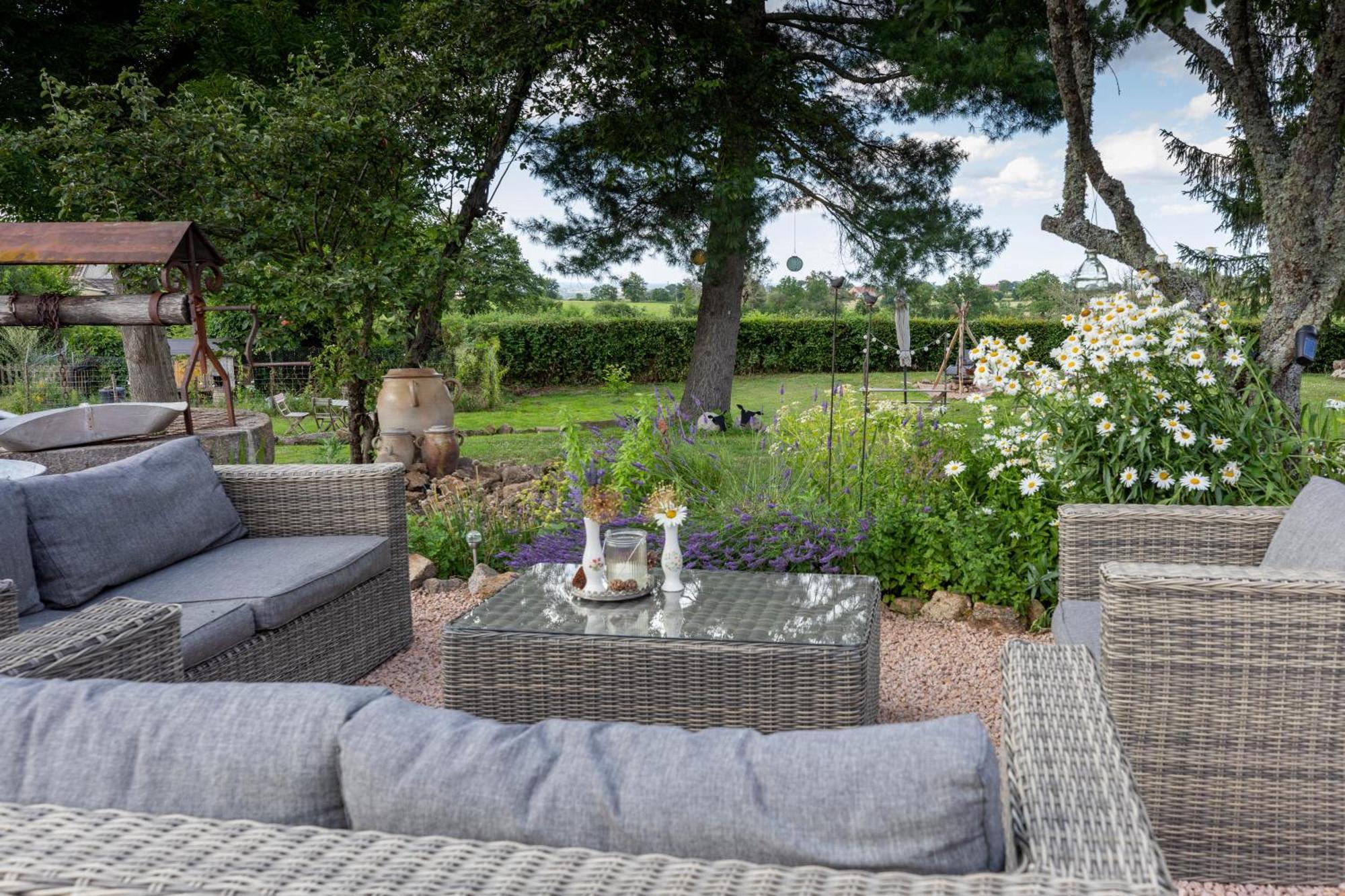 Domaine La Pomme De Pin Bed and Breakfast Louroux-de-Beaune Exteriör bild