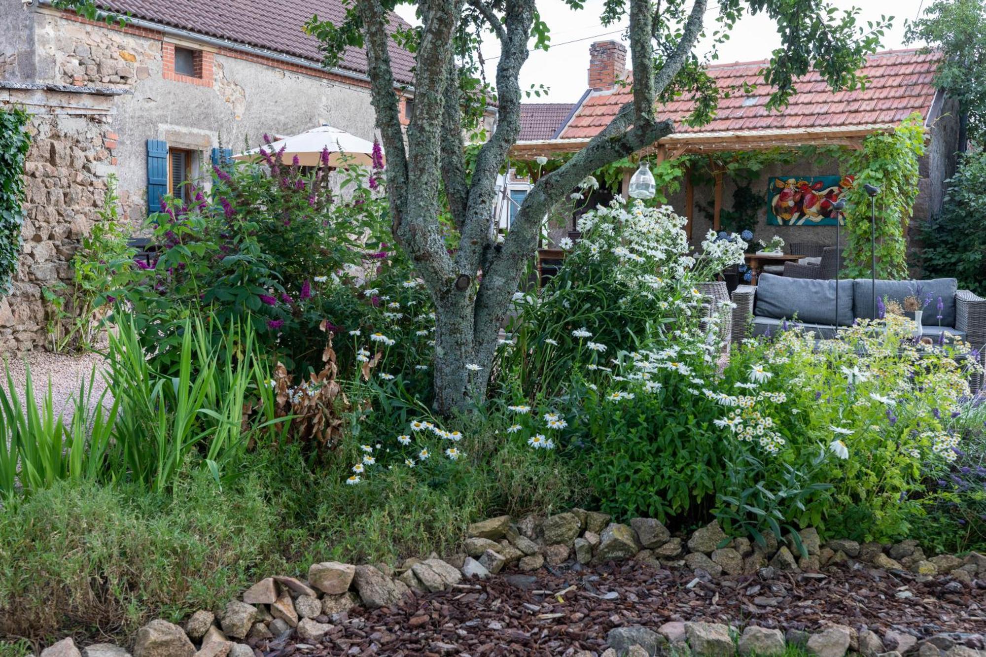 Domaine La Pomme De Pin Bed and Breakfast Louroux-de-Beaune Exteriör bild